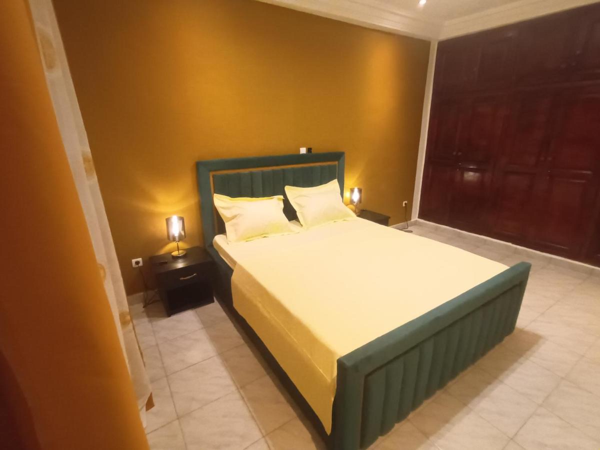 Residence Deluxe Yaoundé エクステリア 写真